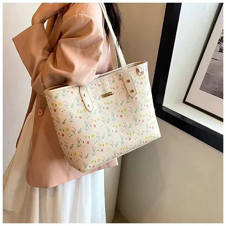 SANDRA / COTTAGECORE TOTE